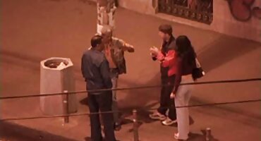 phim sex trung quốc mỹ đen Chồng chia sẻ vợ phim sex heo69 với một người bạn trong một ly bia.