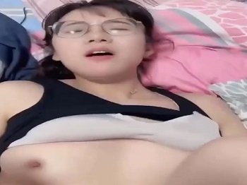jav cuckold Bạn gái của anh trai, em chỉ đút cu vào bướm chị... 3cm thôi