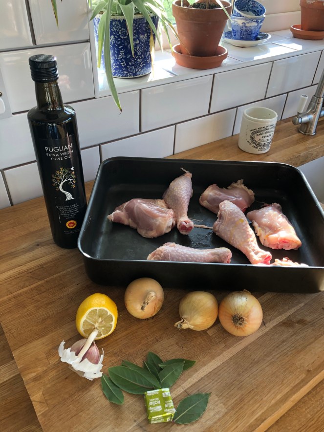 Chicken with bay leaves and sweet onions