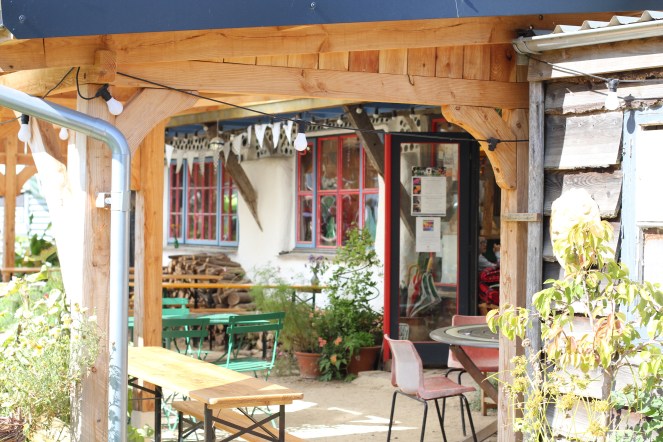 Whichford Pottery The Straw Kitchen