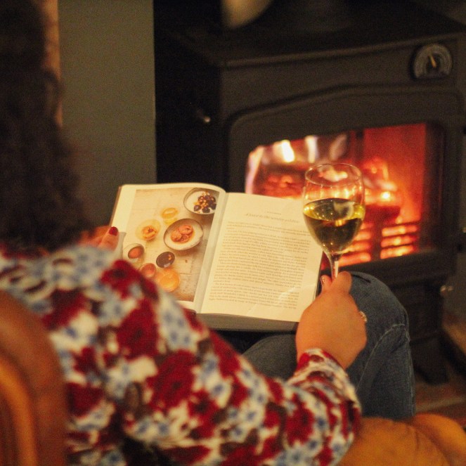 Reading by the fire with Nigel Slater's book The Christmas Chronicles and drinking Chablis